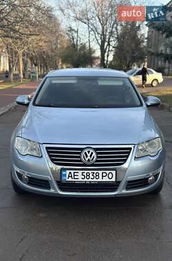 Седан Volkswagen Passat 2007 в Дніпрі