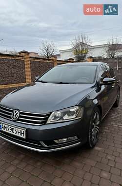 Седан Volkswagen Passat 2014 в Житомирі