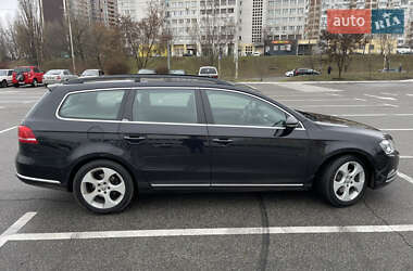 Универсал Volkswagen Passat 2010 в Киеве