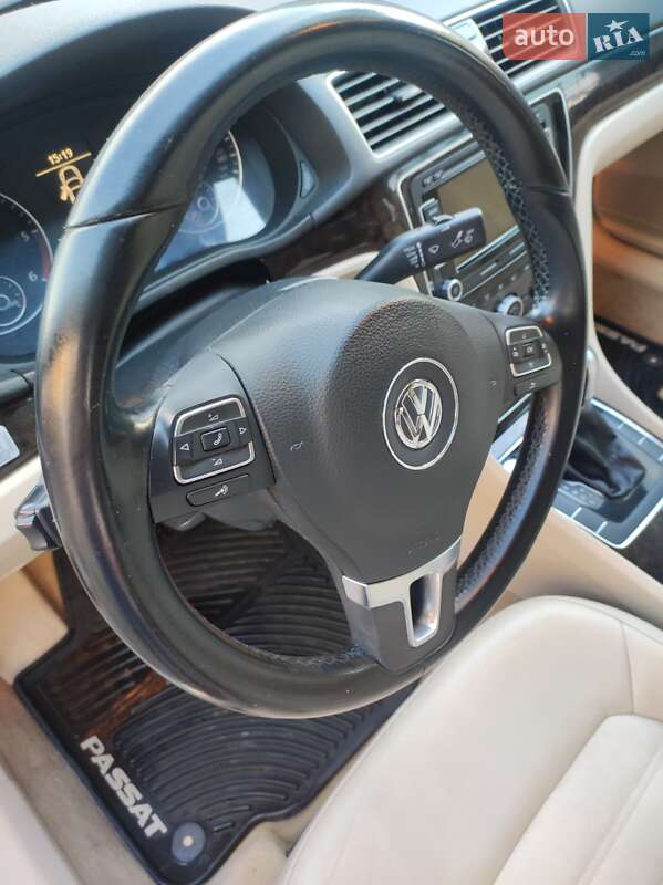 Седан Volkswagen Passat 2014 в Жашкове
