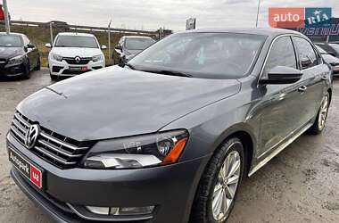 Седан Volkswagen Passat 2011 в Львове