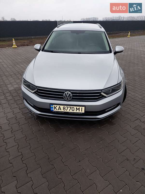 Універсал Volkswagen Passat 2015 в Києві