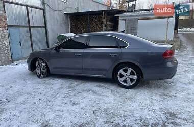 Седан Volkswagen Passat 2012 в Тернополі