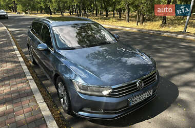 Универсал Volkswagen Passat 2016 в Одессе