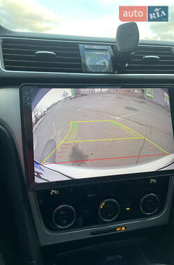 Седан Volkswagen Passat 2012 в 