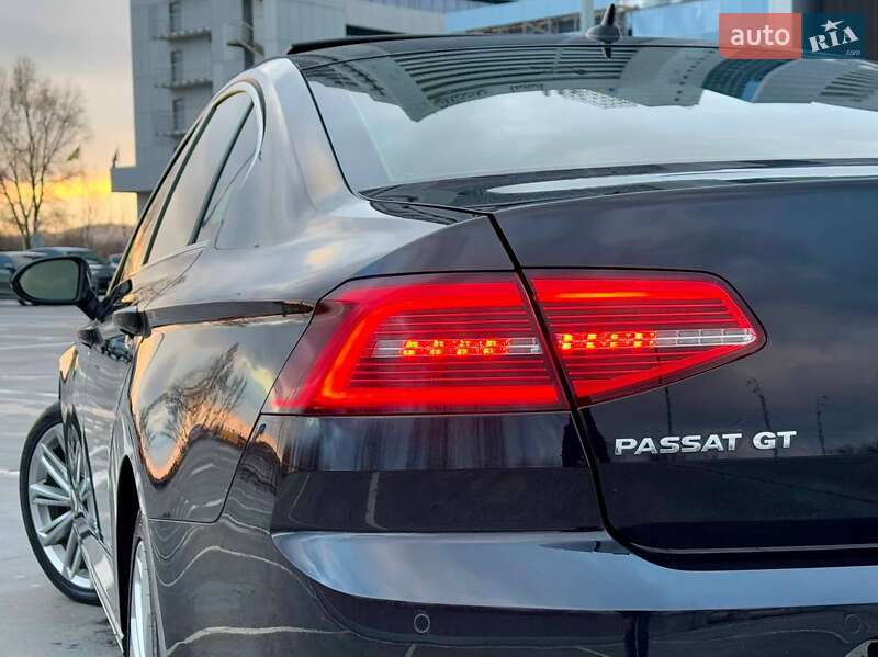 Седан Volkswagen Passat 2018 в Києві