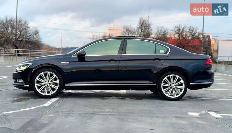 Седан Volkswagen Passat 2018 в Києві