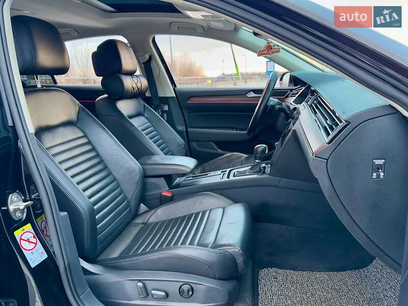 Седан Volkswagen Passat 2018 в Києві