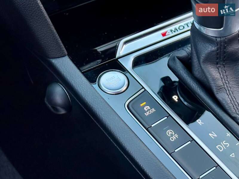 Седан Volkswagen Passat 2018 в Києві