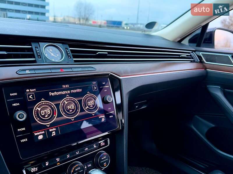 Седан Volkswagen Passat 2018 в Києві