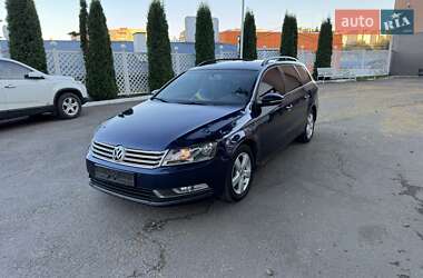 Универсал Volkswagen Passat 2011 в Ровно