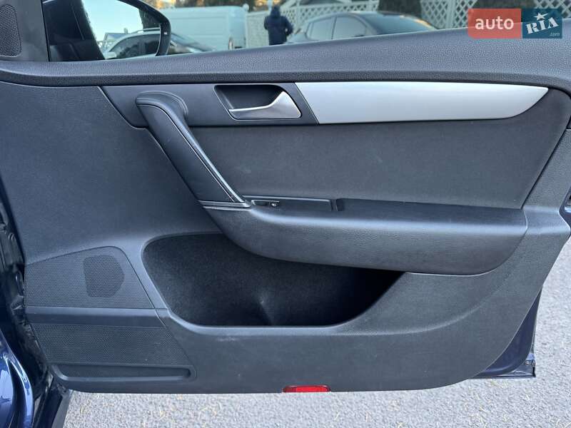 Универсал Volkswagen Passat 2011 в Ровно