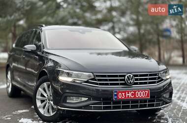 Універсал Volkswagen Passat 2021 в Дрогобичі