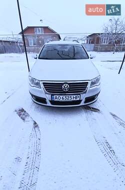 Універсал Volkswagen Passat 2006 в Мукачевому