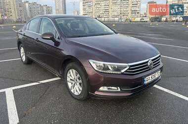 Седан Volkswagen Passat 2018 в Києві