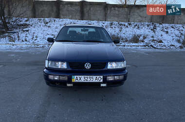 Седан Volkswagen Passat 1994 в 