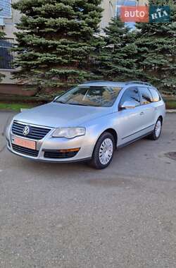 Універсал Volkswagen Passat 2006 в Миколаєві