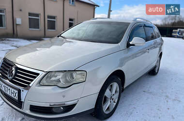 Універсал Volkswagen Passat 2010 в Бродах