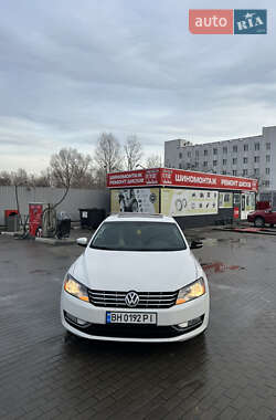 Седан Volkswagen Passat 2012 в Києві