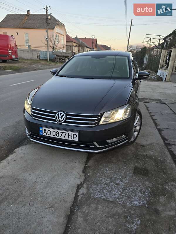 Седан Volkswagen Passat 2011 в Виноградове