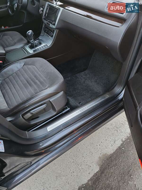 Седан Volkswagen Passat 2011 в Виноградове