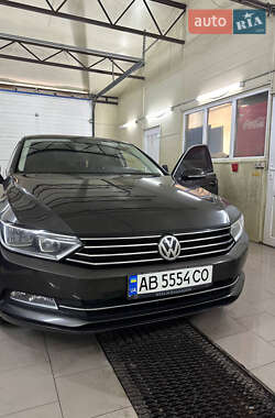 Седан Volkswagen Passat 2017 в Киеве