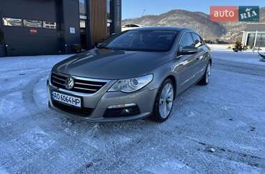 Седан Volkswagen Passat 2010 в Хусті