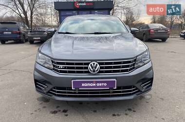 Седан Volkswagen Passat 2016 в Дніпрі