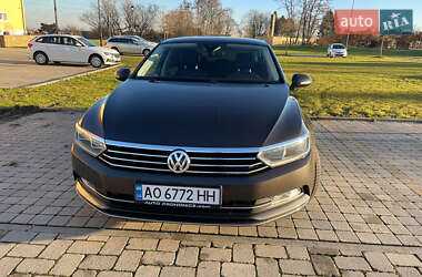 Седан Volkswagen Passat 2016 в Іршаві