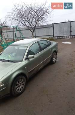 Седан Volkswagen Passat 2002 в Хмельнике