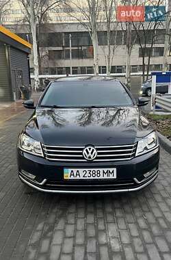 Седан Volkswagen Passat 2012 в Дніпрі