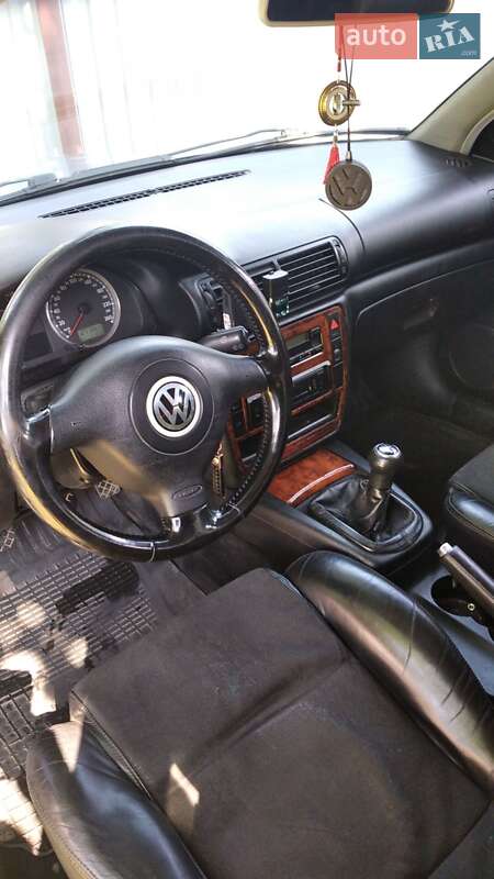 Универсал Volkswagen Passat 2001 в Рахове