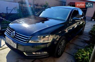 Седан Volkswagen Passat 2012 в Ужгороде