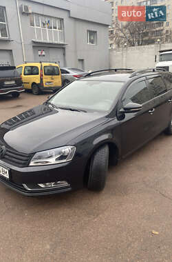 Універсал Volkswagen Passat 2013 в Києві