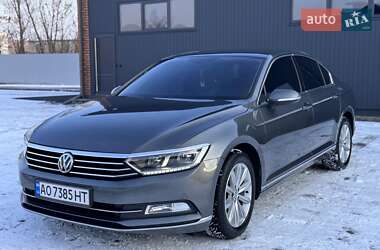 Седан Volkswagen Passat 2015 в Іршаві