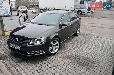 Седан Volkswagen Passat 2011 в Львові