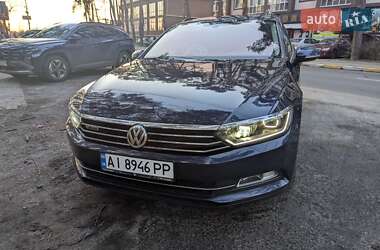 Универсал Volkswagen Passat 2017 в Киеве