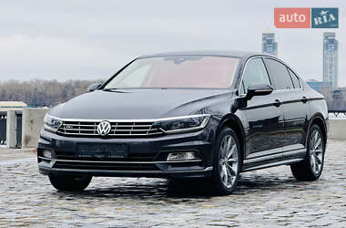 Седан Volkswagen Passat 2018 в Киеве