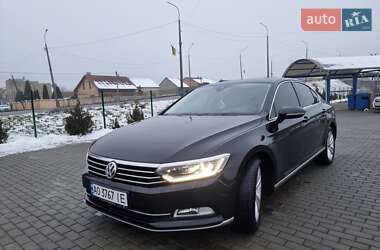 Седан Volkswagen Passat 2017 в Мукачевому