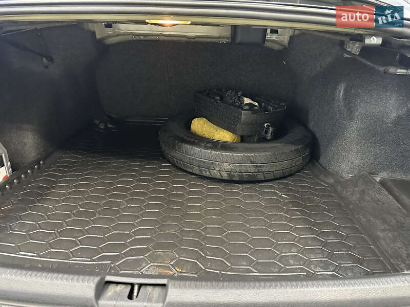 Седан Volkswagen Passat 2016 в Дніпрі