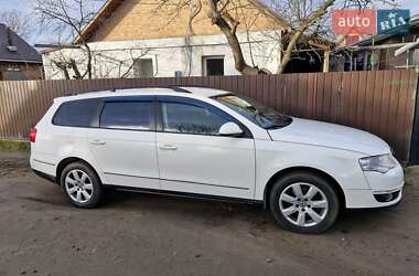 Універсал Volkswagen Passat 2010 в Бердичеві