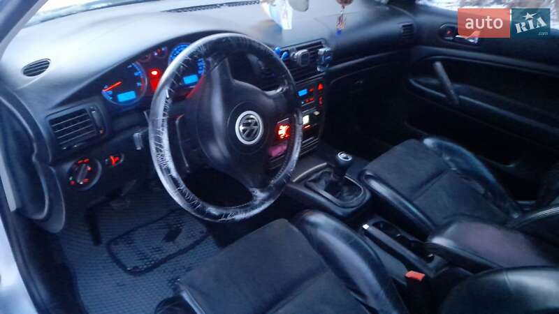 Седан Volkswagen Passat 2002 в Ланівці