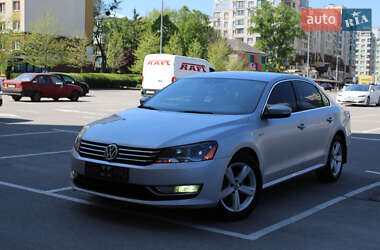 Седан Volkswagen Passat 2015 в Києві