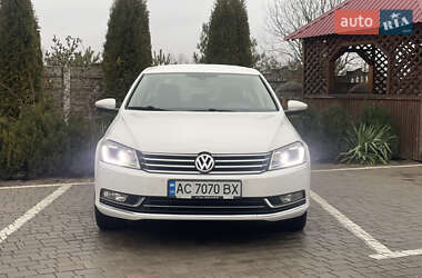 Седан Volkswagen Passat 2013 в Олевську