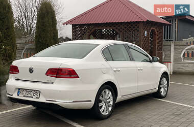 Седан Volkswagen Passat 2013 в Олевську