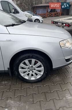 Універсал Volkswagen Passat 2009 в Луцьку