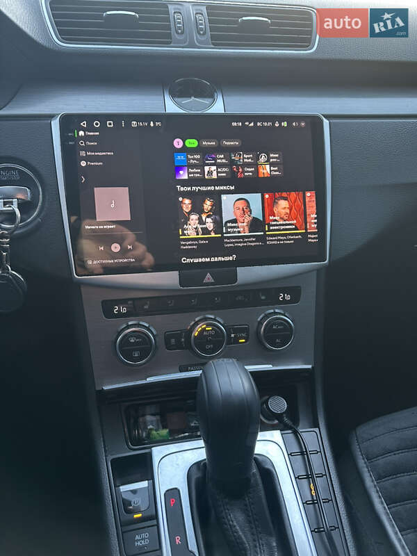 Универсал Volkswagen Passat 2011 в Киеве