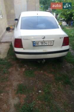 Седан Volkswagen Passat 1998 в Дніпрі