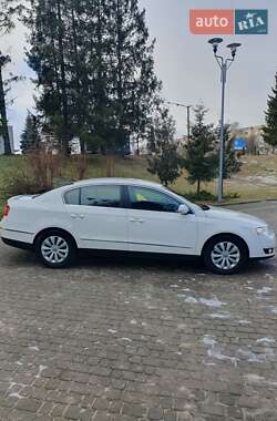 Седан Volkswagen Passat 2009 в Рівному