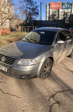 Седан Volkswagen Passat 2004 в Чернигове